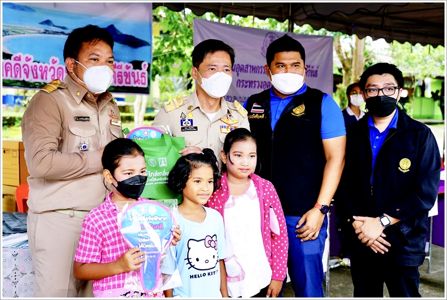 สำนักงานบังคับคดีจังหวัดประจวบคีรีขันธ์ ร่วมโครงการ “หน่วยบำบัดทุกข์ บำรุงสุข สร้างรอยยิ้มให้ประชาชน”